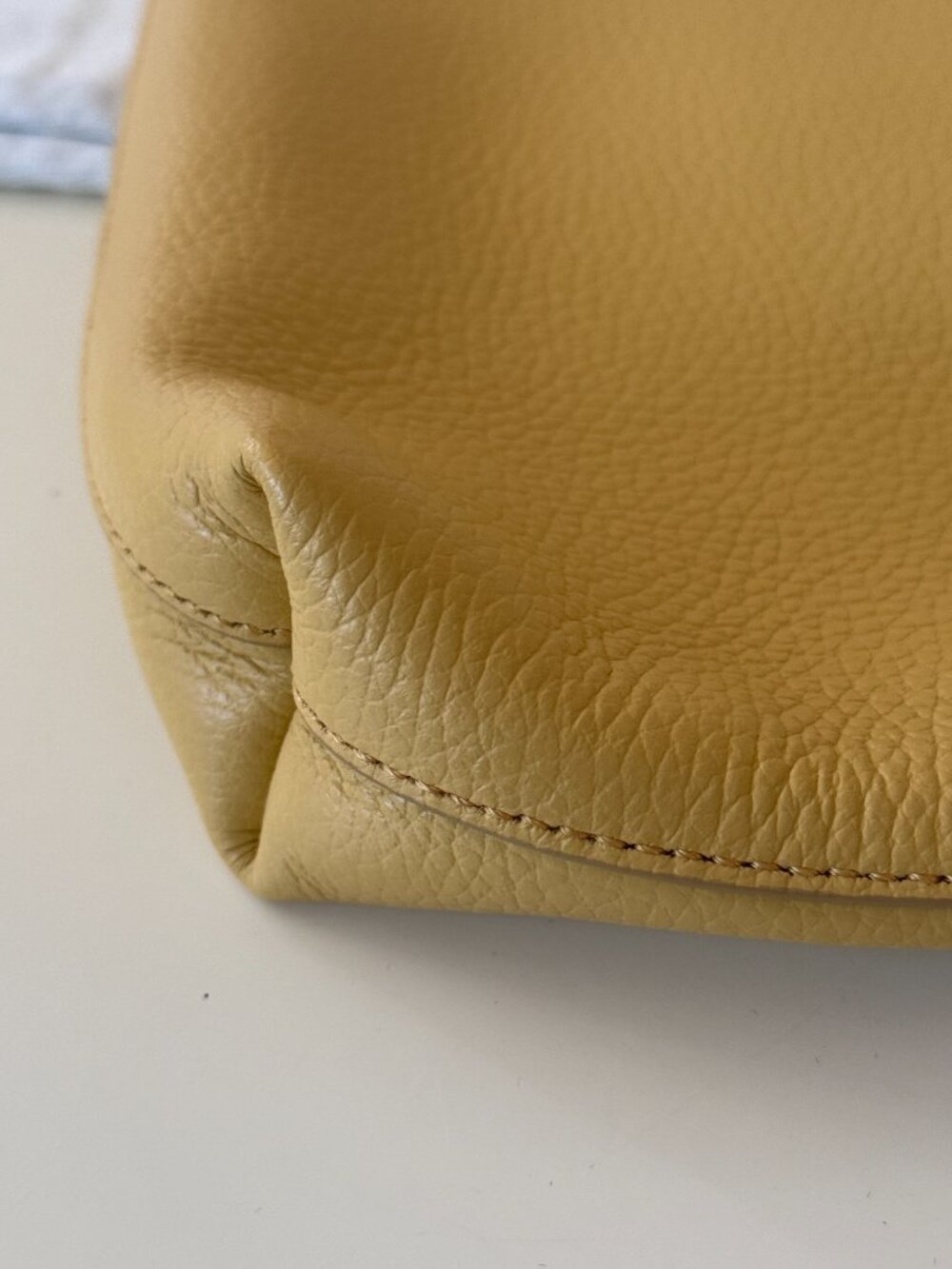 Cuyana Zipper Pouch - Picture 11 of 14